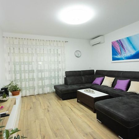 Apartman Marel Žrnovnica Zewnętrze zdjęcie